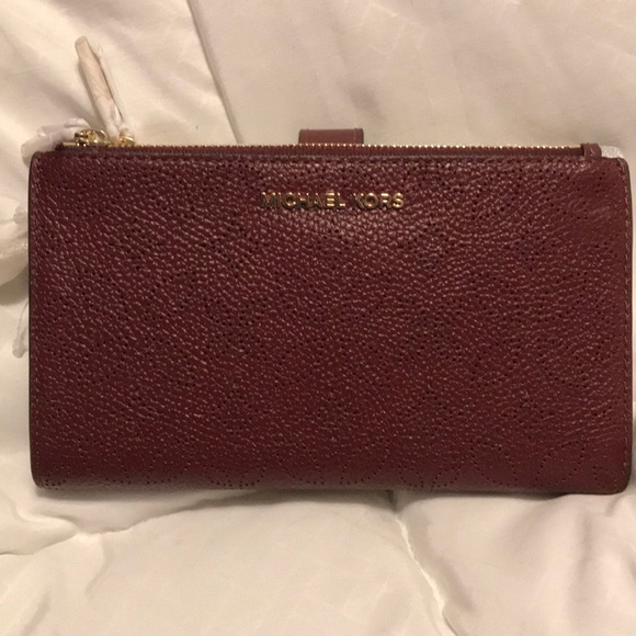 Michael Kors double zip wristlet - Picture 2 of 8